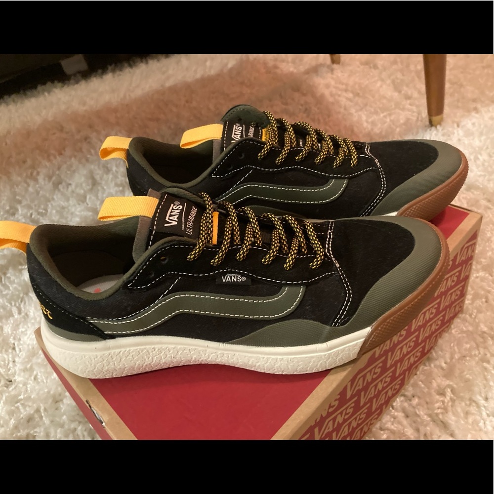 NEW VANS Ultrarange Exo SE